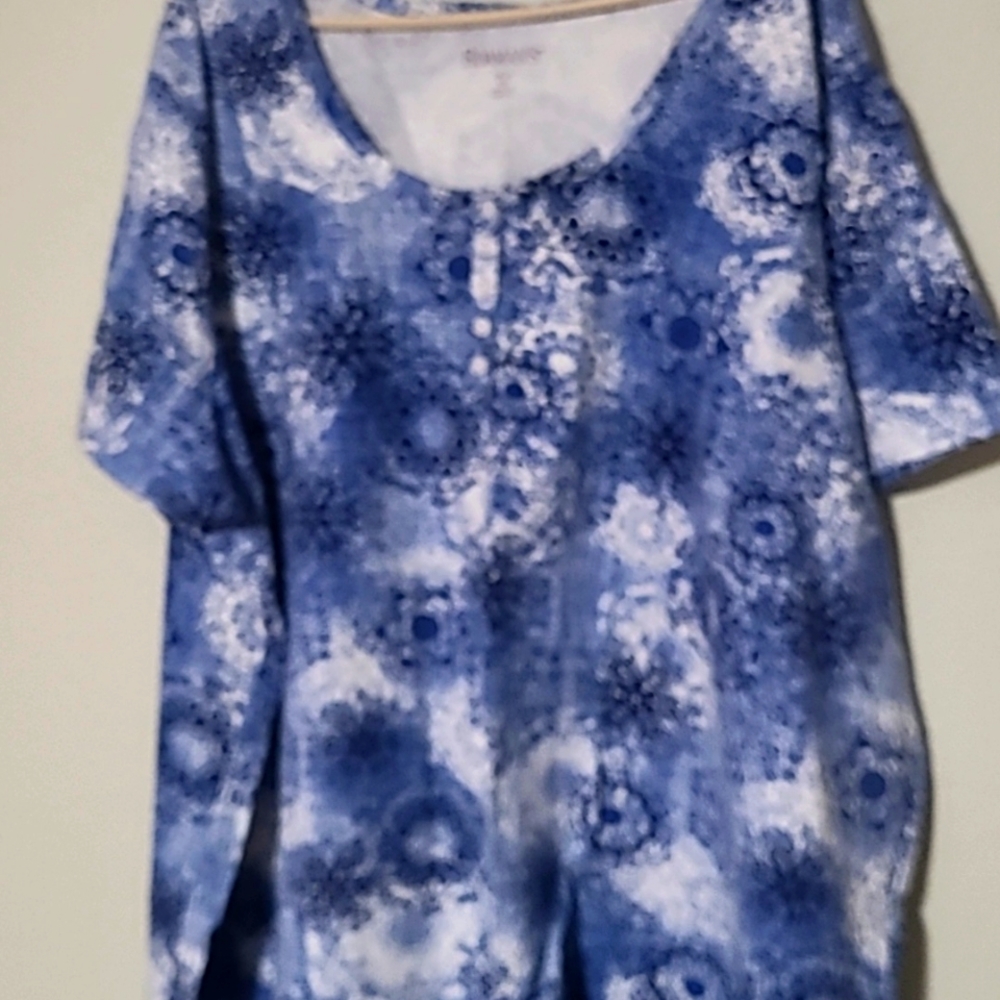 Top and Capri pants